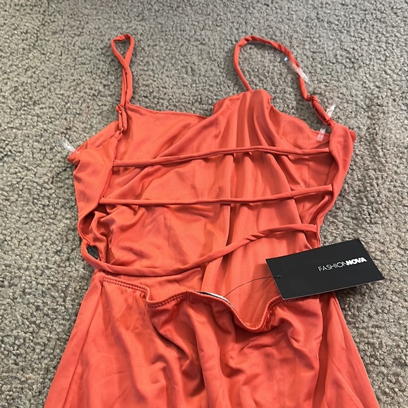 🎉 SEXY DRESS 🎉 - Picture 2 of 3